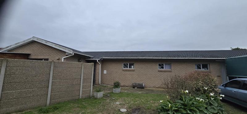 4 Bedroom Property for Sale in Klein Brak Western Cape